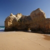 [pláž Praia da Rocha v Algarve]